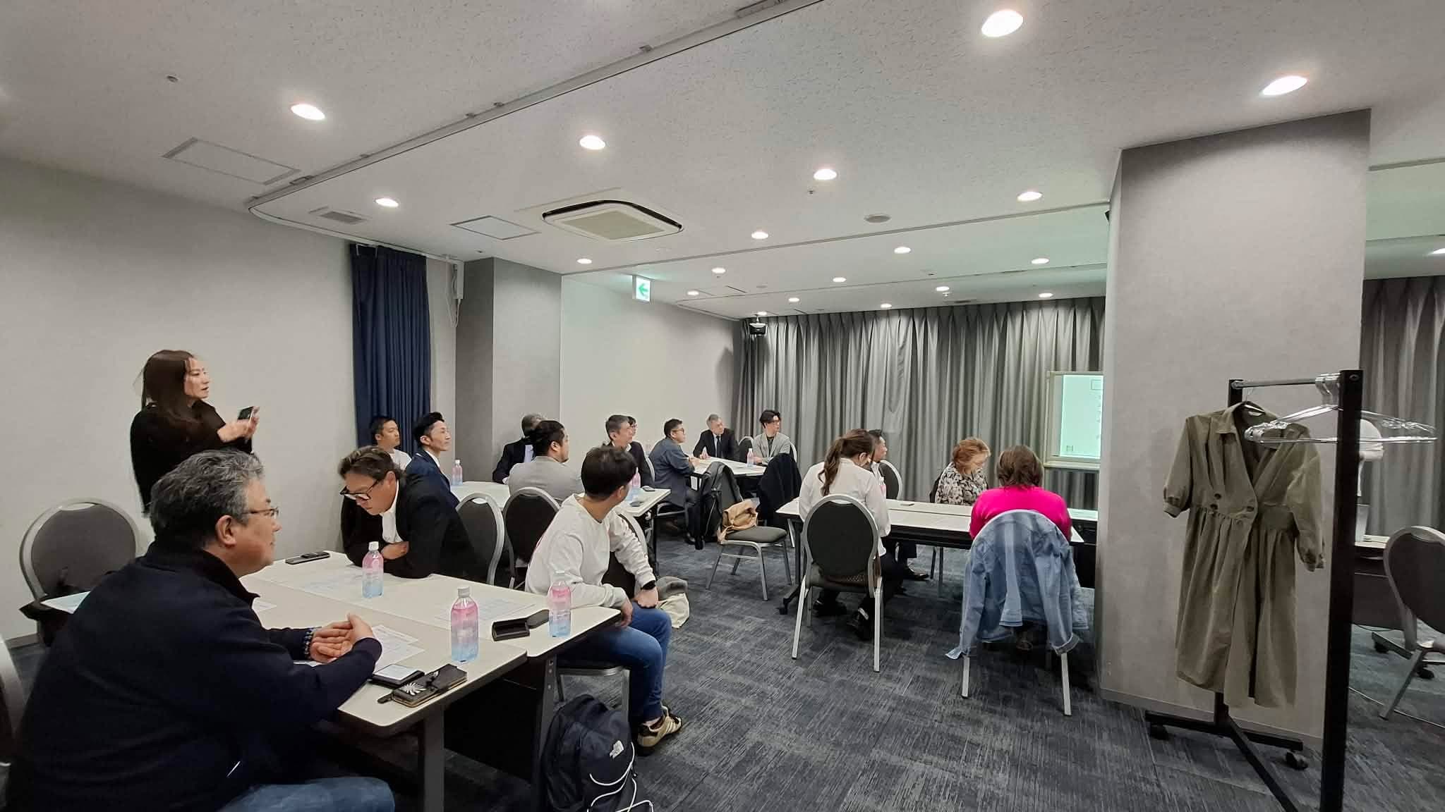定例会の様子